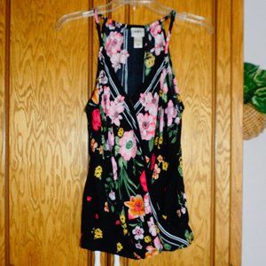 ⭐️Daytrip Black Floral Tank